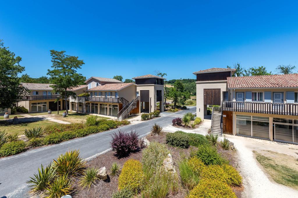 Vacanceole - Le Domaine Du Golf D'Albret Барбаст Экстерьер фото