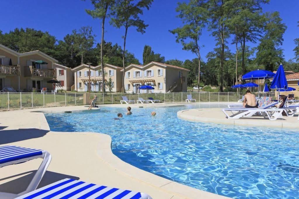 Vacanceole - Le Domaine Du Golf D'Albret Барбаст Экстерьер фото